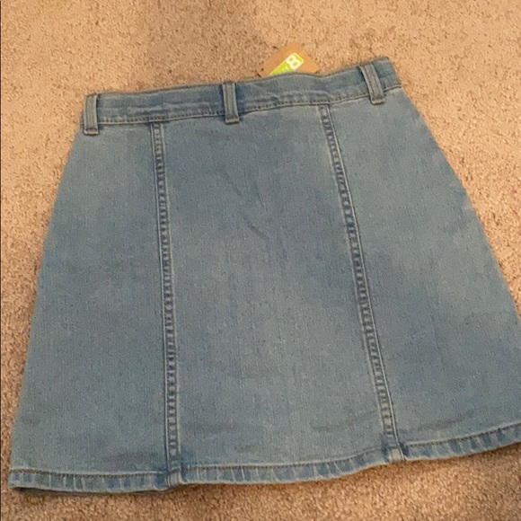 4/$25 crazy 8 Kids skirt size 8 - Picture 2 of 2